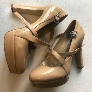 Gianni Bini nude 4 1/2” pumped-up heels